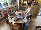 Pod stromečkem dárku plno_18